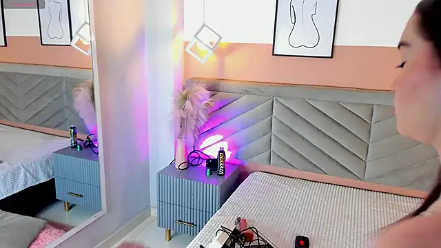 chelsea bolton  online show from December 18, 1:05 pm