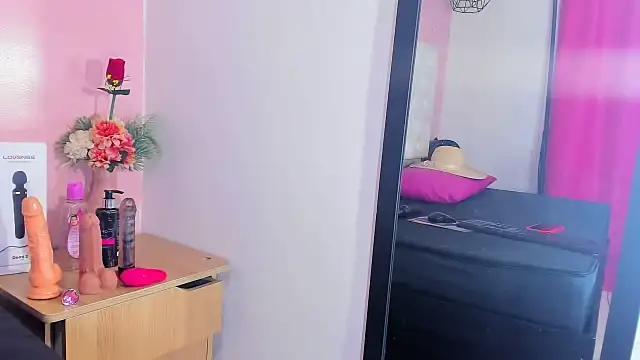 EmmySweett2 online show from November 7, 1:06 pm