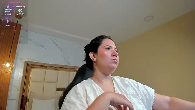 zoes milee online show from March 19, 11:58 am