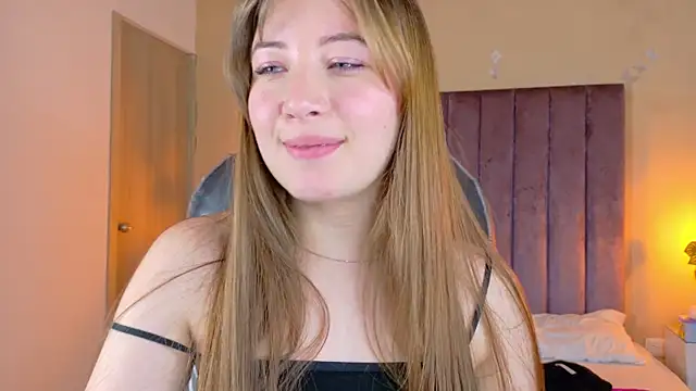 Dahlia Rousse online show from April 5, 12:37 pm