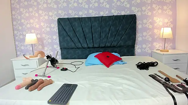 SalomeSimonz online show from October 2, 8:03 pm