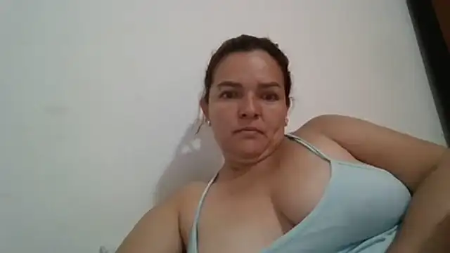 squirtlatinx online show from August 7, 11:39 am