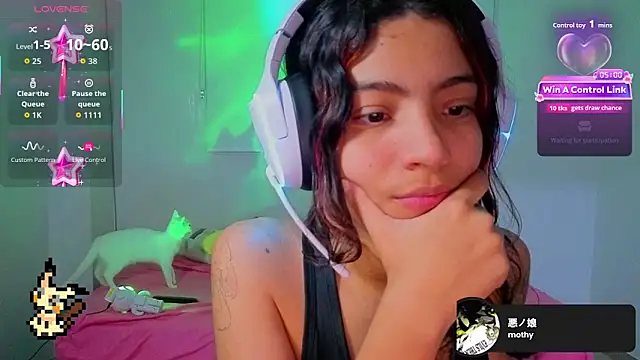 Lovelyamyy online show from December 18, 2:49 am