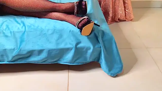 Mijou Merlin online show from October 28, 7:47 am