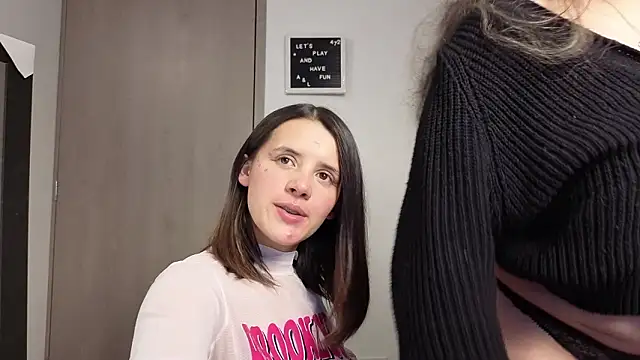 SexLaura  online show from March 8, 2:04 am