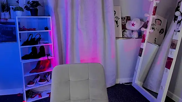 Sahara Shields online show from November 24, 10:06 am