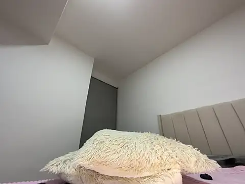 IslaBlaze online show from April 8, 12:13 am