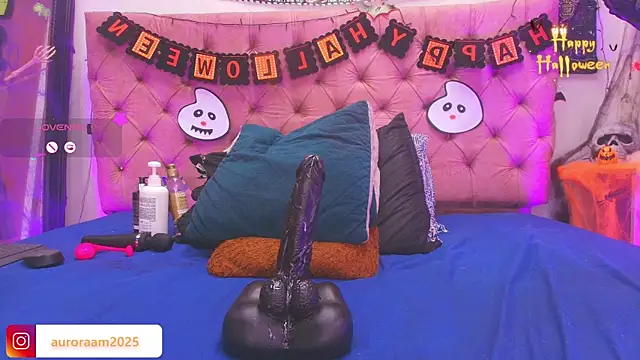 Auroraa miller online show from October 27, 12:12 pm