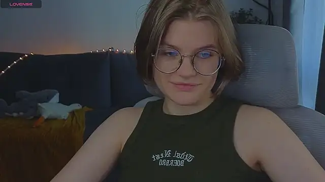 Snapshot of _JessieVibes chatting on October 22, 12:21 pm JessieVibes online show from October 22, 12:21 pm