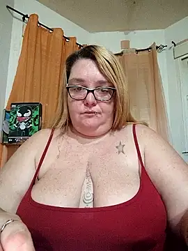 diosacurvy1984 online show from February 12, 9:11 am