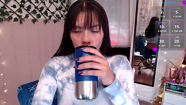 Snapshot of cute_bunny95 chatting on October 21, 12:53 pm cute bunny95 online show from October 21, 12:53 pm