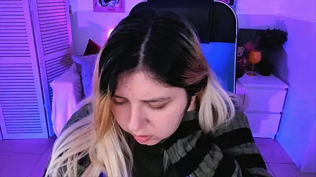 DiaAngell online show from October 21, 7:51 pm