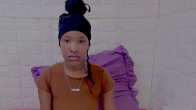 EroticSexyPrada online show from April 17, 2:46 am