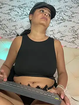 Lili  taylor online show from January 16, 11:56 pm