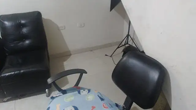 Yohis Kiut25 online show from November 2, 2:37 am