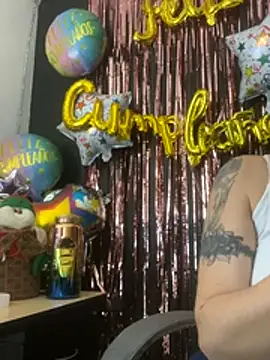 viktoria davis  online show from December 18, 12:37 am