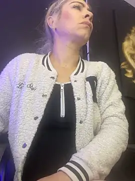 viktoria davis  online show from October 29, 1:10 am