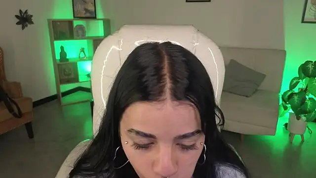 Nicole Foxx  online show from November 23, 8:21 pm