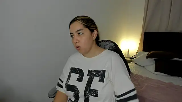 brithany olson25 online show from March 5, 11:44 pm