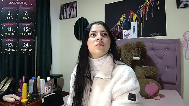 Emmie Hot online show from November 18, 12:17 pm