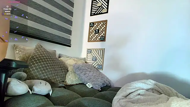 love sharol  online show from September 19, 1:26 am