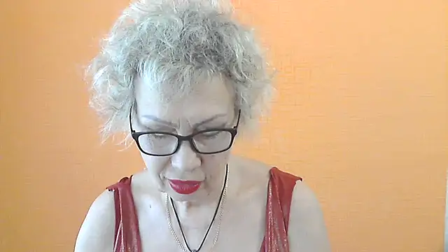 NessyJenixs online show from June 9, 6:46 am