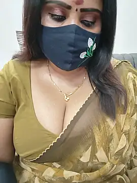 Queenflowerr online show from July 13, 5:57 pm