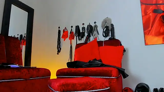 KaramStone online show from September 26, 8:06 pm