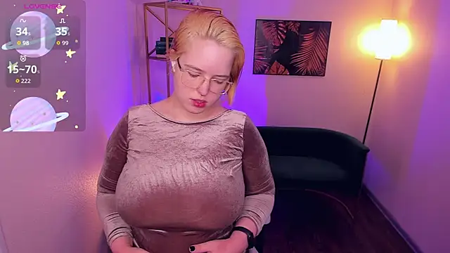 Manic pixie  online show from April 18, 3:58 pm