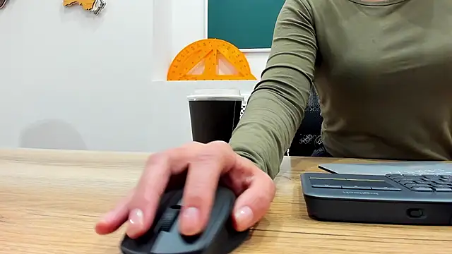 SandraTucker online show from November 26, 10:05 am