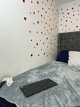 KarlaWild online show from March 6, 8:15 pm