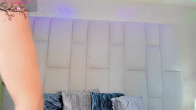 Angeles Busst online show from October 9, 9:08 pm