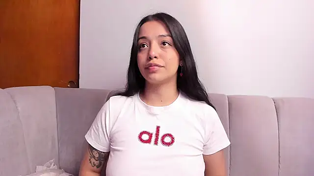 CAYLINCOLLINS online show from December 17, 3:22 am