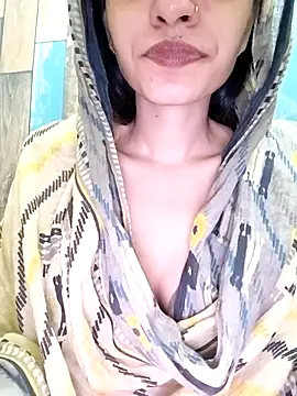 cute IndianBabe online show from October 10, 1:49 pm