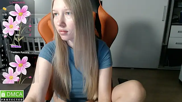 crystalyss online show from November 24, 4:14 am