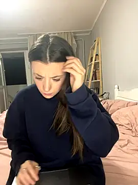 Snapshot of bunnythetailor chatting on October 18, 11:06 pm bunnythetailor online show from October 18, 11:06 pm