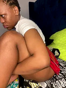 Boneca25 online show from November 29, 1:04 pm