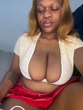 Boneca25 online show from February 8, 6:33 pm