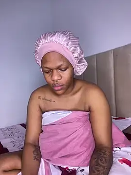 Boneca25 online show from March 9, 10:51 am