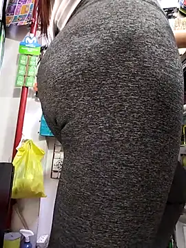 samathasexx online show from April 16, 9:36 pm