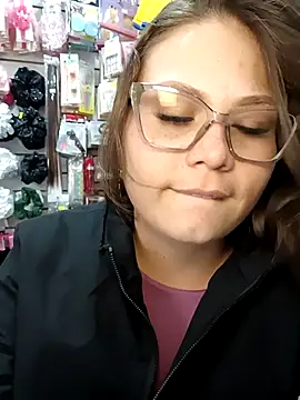 Vale Saenzz online show from April 3, 8:51 pm