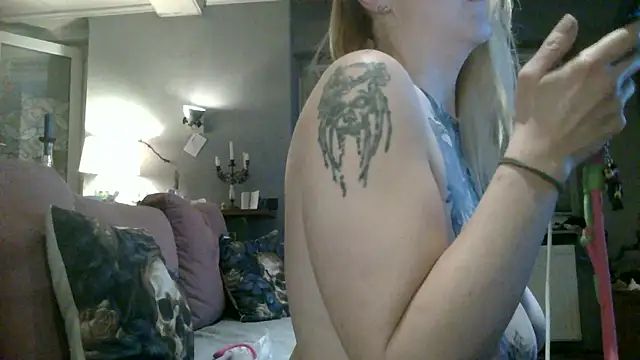 Astrid-Gilbert online show from December 14, 5:08 pm