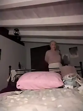 divinaerotica online show from March 10, 9:19 pm