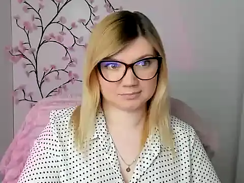 Lola moree online show from April 14, 11:32 am