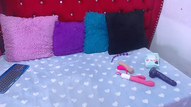 Ariasmithog online show from November 29, 3:43 am