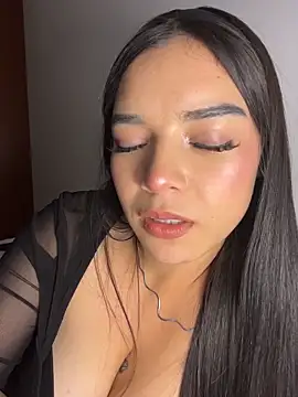 eileensophi online show from April 9, 4:48 am