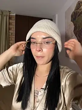 eileensophi online show from October 25, 5:59 am