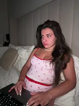 cute carly  online show from May 29, 9:35 pm
