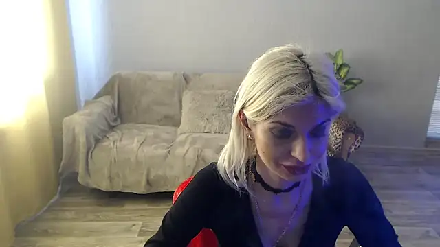 SexyBeatriice online show from March 29, 8:46 am