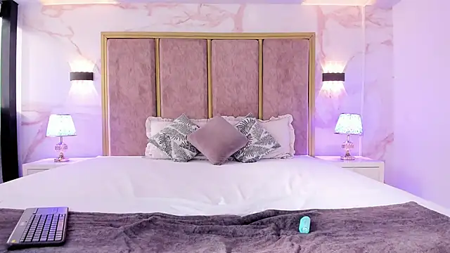 AliDiaz  online show from October 6, 8:46 pm